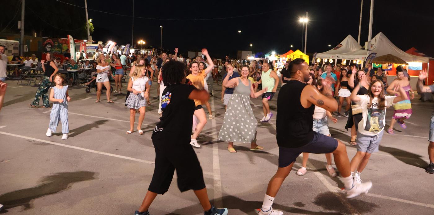 El Festival Gastrolatino llena Las Lagunas de música y gastronomía latinoamericana